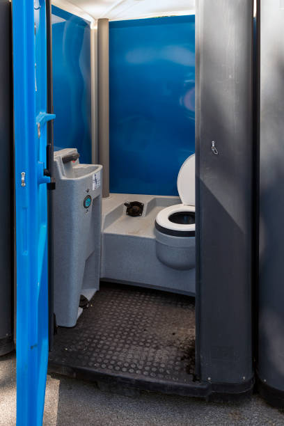 Best Porta potty rental near me  in Hudson, IA
