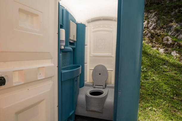 Portable bathroom rental in Hudson, IA